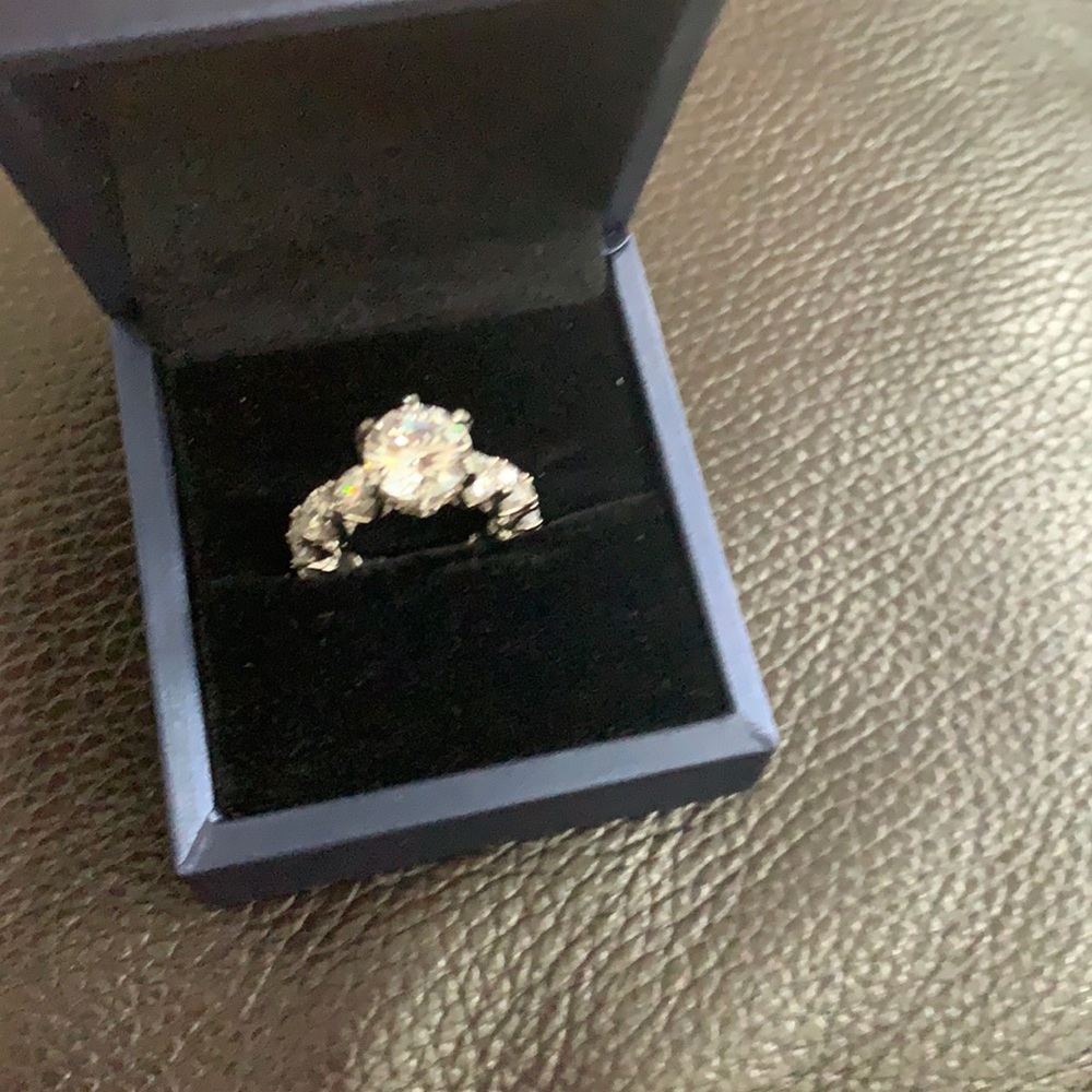 Italo Ring never worn